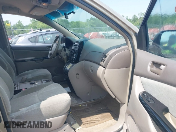 2005 Toyota Sienna CE z VIN 5TDZA23C65S364840, wystawiony jako IAAI lot #42485215 z przebiegiem 203 734 mil mil oraz . Historia ofert i sprzedaży dostępna na DreamBid. Obrazek 5.