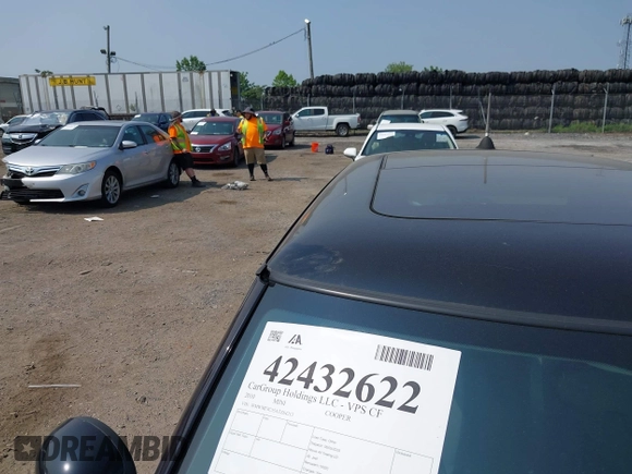 2010 MINI Hardtop with VIN WMWMF3C55ATZ64213, listed as a IAAI auction lot 42432622 with 124,913 mi miles and . Bid and sale history available at DreamBid. Image 6.