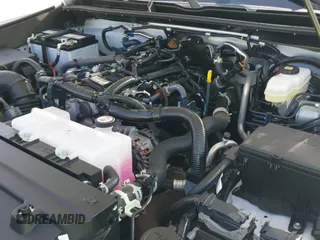 2025 Toyota 4Runner SR5 z VIN JTEVA5BR5S5004784, wystawiony jako IAAI lot #43084727 z przebiegiem 4 114 mil mil oraz . Historia ofert i sprzedaży dostępna na DreamBid. Obrazek 19.