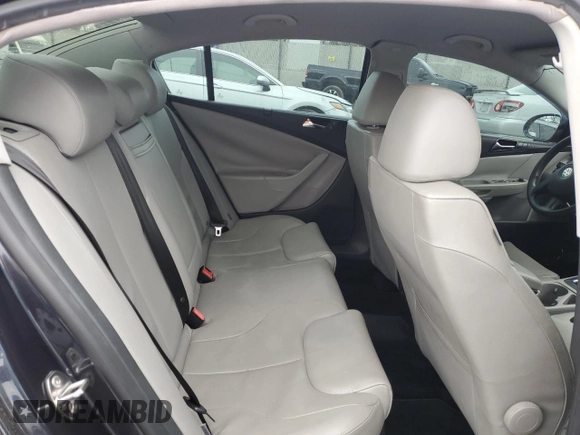 2008 Volkswagen Passat z VIN WVWJK93C68P113902, wystawiony jako Copart lot #48943705 z przebiegiem 143 032 mil mil oraz Szkoda całkowita • Salvage title. Historia ofert i sprzedaży dostępna na DreamBid. Obrazek 10.