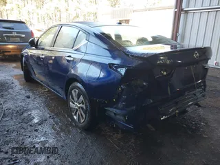 2020 Nissan Altima 2.5 S with VIN 1N4BL4BV8LC170714, listed as a IAAI auction lot 41301537 with 121,648 mi miles. Bid and sale history available at carsss.com. Image 3.