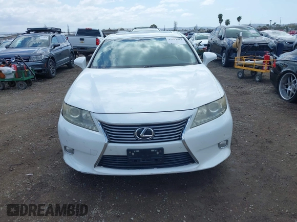 2013 Lexus ES 4dr Sdn with VIN JTHBK1GG9D2014631, listed as a IAAI auction lot 41931985 with 168,385 mi miles. Bid and sale history available at carsss.com. Image 13.