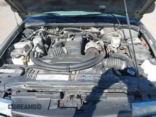 2003 Chevrolet S-10 with VIN 1GCCS19H438100436, listed as a IAAI auction lot 41891848 with 117,907 mi miles and . Bid and sale history available at DreamBid. Image 10.