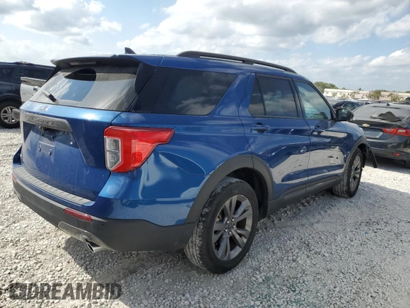 2022 Ford Explorer XLT with VIN 1FMSK7DH3NGC39399, listed as a Copart auction lot 48873565 with 3,262 mi miles and Salvage Title. Bid and sale history available at carsss.com. Image 3.