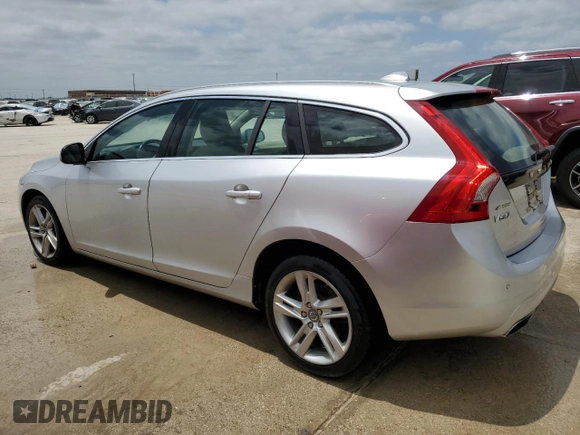 2015 Volvo V60 z VIN YV1612SC1F1191466, wystawiony jako Copart lot #64906184 z przebiegiem 89 444 mil mil oraz Szkoda całkowita • Salvage title. Historia ofert i sprzedaży dostępna na DreamBid. Obrazek 2.