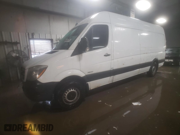 2014 Mercedes-Benz Sprinter Cargo EXT with VIN WD3PE8DC5E5838869, listed as a Copart auction lot 44846725 with 339,493 mi miles and Salvage Title. Bid and sale history available at carsss.com. Image 1.