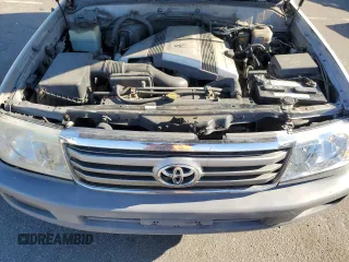 2006 Toyota Land Cruiser with VIN JTEHT05J962080712, listed as a Copart auction lot 82083644 with 252,630 mi miles and Clean Title. Bid and sale history available at carsss.com. Image 12.
