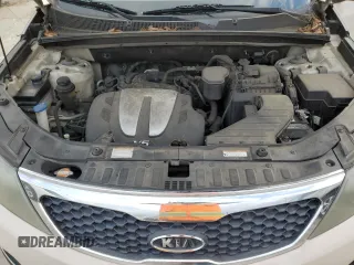 2011 Kia Sorento EX with VIN 5XYKUDA29BG103855, listed as a Copart auction lot 83255934 with 312,649 mi miles and Clean Title. Bid and sale history available at carsss.com. Image 12.