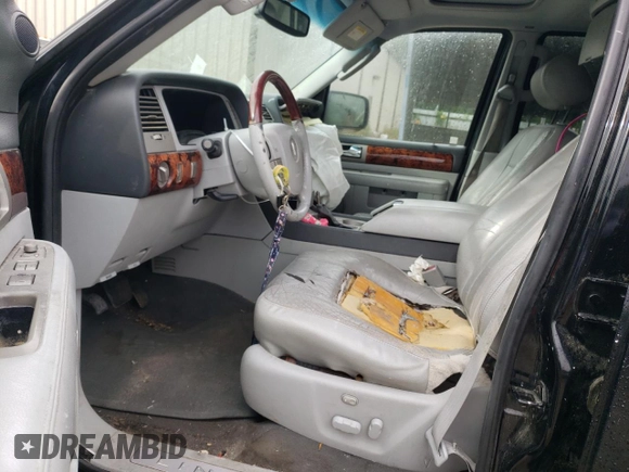 2004 Lincoln Navigator Luxury with VIN 5LMFU28R24LJ29044, listed as a Copart auction lot 55731515 with 240,566 mi miles and Salvage title. Bid and sale history available at DreamBid. Image 7.