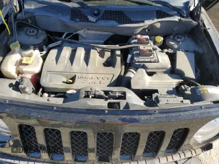 2016 Jeep Patriot High Altitude z VIN 1C4NJRFB7GD532221, wystawiony jako Copart lot #49101855 z przebiegiem 129 290 mil mil oraz Szkoda całkowita • Salvage title. Historia ofert i sprzedaży dostępna na DreamBid. Obrazek 14.