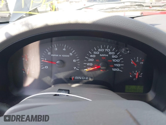 2004 Ford F-150 XLT z VIN 1FTPX14524FA41402, wystawiony jako IAAI lot #42571803 z przebiegiem 160 983 mil mil oraz . Historia ofert i sprzedaży dostępna na DreamBid. Obrazek 7.
