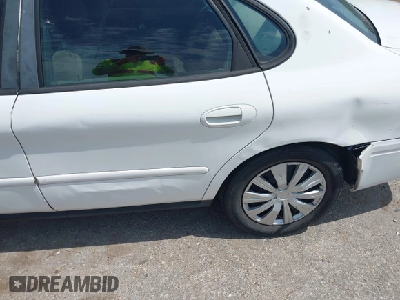 2006 Ford Taurus SE with VIN 1FAHP532X6A131387, listed as a IAAI auction lot 42336717 with Not provided miles and . Bid and sale history available at DreamBid. Image 6.