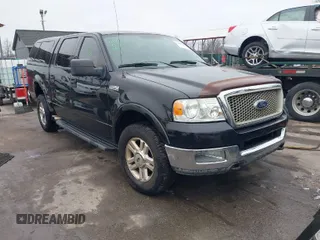 2004 Ford F-150 XLT with VIN 1FTPW14514KC04132, listed as a IAAI auction lot 41801246 with 224,488 mi miles. Bid and sale history available at carsss.com. Image 1.