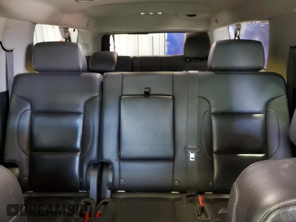 2020 Chevrolet Suburban LT z VIN 1GNSKHKC6LR274514, wystawiony jako Copart lot #55775945 z przebiegiem 268 319 mil mil oraz Czysty tytuł • Clean title. Historia ofert i sprzedaży dostępna na DreamBid. Obrazek 10.