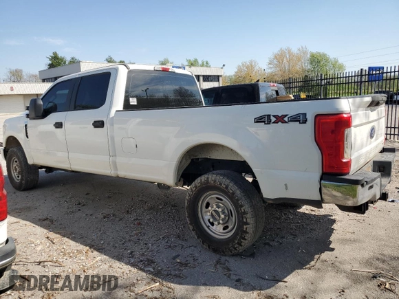 2018 Ford F-250 XL z VIN 1FT7W2B62JED06356, wystawiony jako Copart lot #49495945 z przebiegiem 159 794 mil mil oraz Czysty tytuł • Clean title. Historia ofert i sprzedaży dostępna na DreamBid. Obrazek 2.