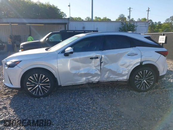 2023 Lexus RX 350 z VIN JTJCHMAA7P2002716, wystawiony jako IAAI lot #42043659 z przebiegiem 49 209 mil mil oraz . Historia ofert i sprzedaży dostępna na DreamBid. Obrazek 14.