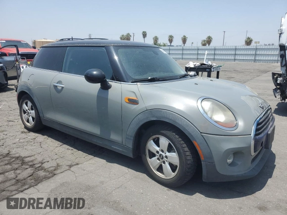 2016 MINI Hardtop with VIN WMWXP5C56G2D15172, listed as a Copart auction lot 59997205 with 166,270 mi miles and Clean title. Bid and sale history available at DreamBid. Image 4.