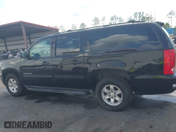 2012 GMC Yukon XL SLT z VIN 1GKS2KE71CR161613, wystawiony jako IAAI lot #42201295 z przebiegiem 236 272 mil mil oraz . Historia ofert i sprzedaży dostępna na DreamBid. Obrazek 14.