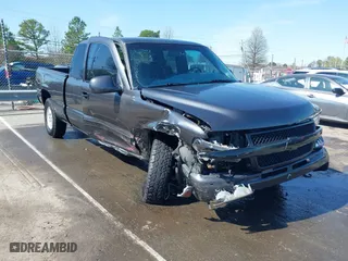 2000 Chevrolet Silverado 1500 LS with VIN 1GCEK19T2YE108024, listed as a IAAI auction lot 41880064 with 299,240 mi miles. Bid and sale history available at carsss.com. Image 6.