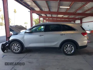 2018 Kia Sorento LX V6 with VIN 5XYPGDA50JG413205, listed as a IAAI auction lot 40331681 with 69,664 mi miles. Bid and sale history available at carsss.com. Image 14.