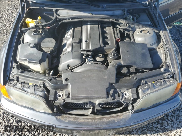 2001 BMW 3 Series 325i with VIN WBAAV33451FU97905, listed as a Copart auction lot 44808975 with 121,506 mi miles and Salvage Title. Bid and sale history available at carsss.com. Image 11.