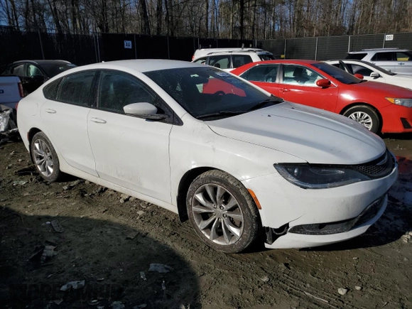 2015 Chrysler 200 S with VIN 1C3CCCBG9FN757009, listed as a Copart auction lot 46372635 with 82,536 mi miles and Salvage Title. Bid and sale history available at carsss.com. Image 4.