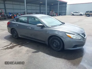 2018 Nissan Altima 2.5 SR with VIN 1N4AL3APXJC138949, listed as a IAAI auction lot 42129229 with 189,188 mi miles. Bid and sale history available at carsss.com. Image 1.