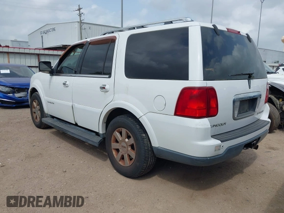 2006 Lincoln Navigator Luxury z VIN 5LMFU27576LJ27131, wystawiony jako IAAI lot #41927620 z przebiegiem 126 423 mil mil oraz . Historia ofert i sprzedaży dostępna na DreamBid. Obrazek 3.