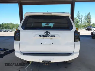 2019 Toyota 4Runner SR5 с VIN JTEBU5JR0K5630450, выставлен на аукционе IAAI как лот 42386961 с пробегом 104 733 миль миль и . История ставок и продаж доступна на DreamBid. Изображение 17.