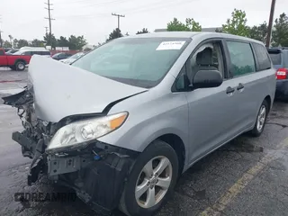 2012 Toyota Sienna z VIN 5TDZK3DC6CS263912, wystawiony jako IAAI lot #42174360 z przebiegiem 95 216 mil mil oraz . Historia ofert i sprzedaży dostępna na DreamBid. Obrazek 2.