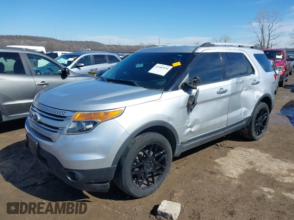 2011 Ford Explorer XLT with VIN 1FMHK8D85BGA11352, listed as a IAAI auction lot 41583934 with 238,362 mi miles and . Bid and sale history available at carsss.com. Image 19.