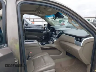 2015 GMC Yukon XL SLT with VIN 1GKS2HKC6FR582574, listed as a IAAI auction lot 41187550 with 185,737 mi miles. Bid and sale history available at carsss.com. Image 5.