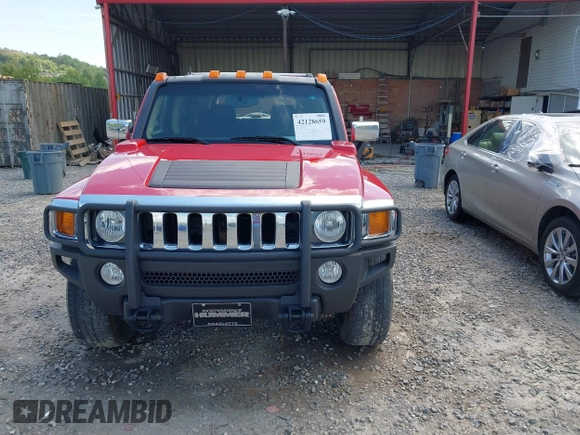 2006 Hummer H3 z VIN 5GTDN136868116302, wystawiony jako IAAI lot #42128659 z przebiegiem 85 659 mil mil oraz . Historia ofert i sprzedaży dostępna na DreamBid. Obrazek 12.