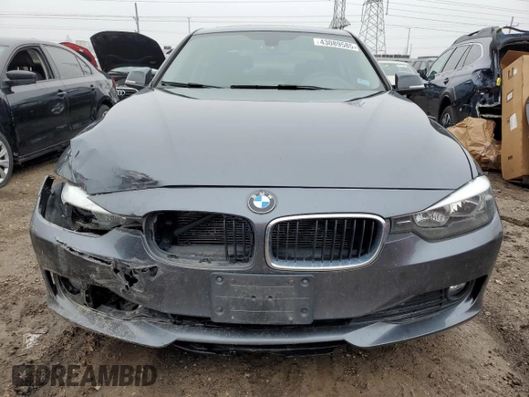2014 BMW 3 Series 320i xDrive with VIN WBA3C3C5XEP661558, listed as a Copart auction lot 43089585 with 80,662 mi miles and Salvage Title. Bid and sale history available at carsss.com. Image 5.