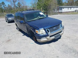 2008 Ford Explorer Eddie Bauer with VIN 1FMEU64E68UB10277, listed as a IAAI auction lot 41872115 with 151,933 mi miles. Bid and sale history available at carsss.com. Image 1.