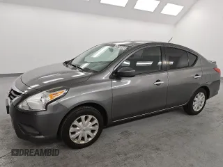 2016 Nissan Versa SV z VIN 3N1CN7AP9GL834786, wystawiony jako Copart lot #54148365 z przebiegiem 79 881 mil mil oraz Czysty tytuł • Clean title. Historia ofert i sprzedaży dostępna na DreamBid. Obrazek 1.