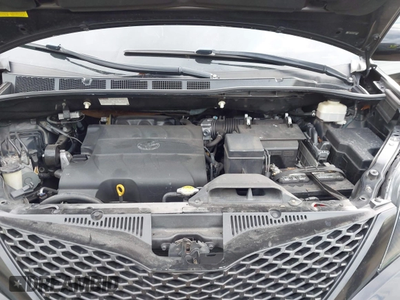 2011 Toyota Sienna SE with VIN 5TDXK3DCXBS112867, listed as a IAAI auction lot 41394925 with 235,567 mi miles. Bid and sale history available at carsss.com. Image 10.