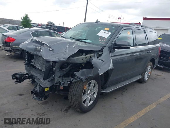 2020 Ford Expedition XLT with VIN 1FMJU1JT8LEA13492, listed as a IAAI auction lot 42250562 with Not provided miles and . Bid and sale history available at DreamBid. Image 2.
