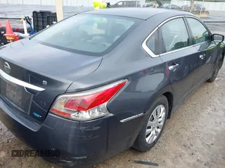 2013 Nissan Altima SV with VIN 1N4AL3AP2DC110731, listed as a IAAI auction lot 42037362 with 265,764 mi miles and . Bid and sale history available at carsss.com. Image 4.