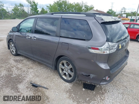 2013 Toyota Sienna SE с VIN 5TDXK3DC4DS362835, выставлен на аукционе IAAI как лот 42471442 с пробегом 122 990 миль миль и . История ставок и продаж доступна на DreamBid. Изображение 3.