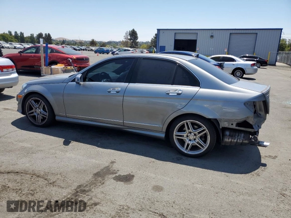 2014 Mercedes-Benz C 350 Sport с VIN WDDGF5HB3EA946049, выставлен на аукционе Copart как лот 64132535 с пробегом 122 937 миль миль и Списание • Salvage title. История ставок и продаж доступна на DreamBid. Изображение 2.