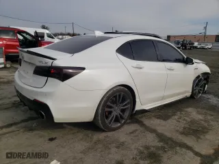 2018 Acura TLX w/A-SPEC Pkg with VIN 19UUB2F61JA009029, listed as a Copart auction lot 43001555 with 66,405 mi miles and Salvage Title. Bid and sale history available at carsss.com. Image 3.
