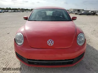 2012 Volkswagen Beetle 2.5L with VIN 3VWJX7ATXCM613145, listed as a Copart auction lot 76941184 with 0 mi miles and Clean Title. Bid and sale history available at carsss.com. Image 5.