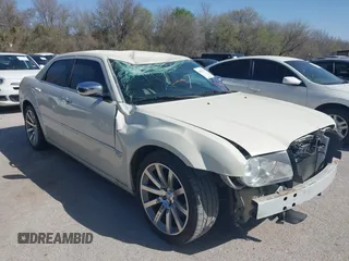 2005 Chrysler 300 with VIN 2C3JA63H55H575644, listed as a IAAI auction lot 41832290 with 184,108 mi miles. Bid and sale history available at carsss.com. Image 1.