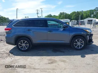 2019 Toyota Highlander SE with VIN 5TDKZRFH1KS290412, listed as a IAAI auction lot 42272229 with 74,212 mi miles and . Bid and sale history available at DreamBid. Image 14.
