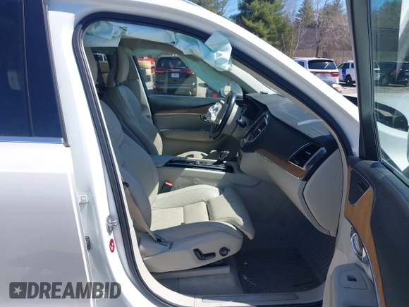 2016 Volvo XC90 T6 Inscription with VIN YV4A22PL9G1035907, listed as a IAAI auction lot 42015182 with 72,801 mi miles and . Bid and sale history available at DreamBid. Image 5.