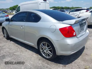 2005 Scion tC z VIN JTKDE177450051416, wystawiony jako IAAI lot #42290929 z przebiegiem 161 452 mil mil oraz . Historia ofert i sprzedaży dostępna na DreamBid. Obrazek 3.