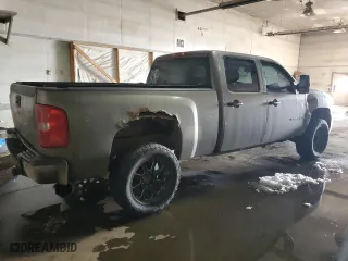 2007 Chevrolet Silverado 2500HD LT w/1LT with VIN 1GCHK23687F502335, listed as a Copart auction lot 44329575 with 258,570 mi miles and Clean Title. Bid and sale history available at carsss.com. Image 3.