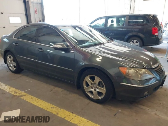 2006 Acura RL with VIN JH4KB165X6C006146, listed as a IAAI auction lot 41734990 with 172,362 mi miles and . Bid and sale history available at DreamBid. Image 1.