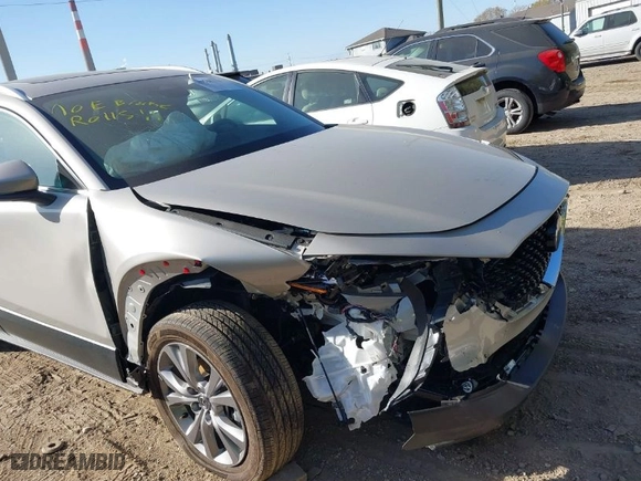 2024 Mazda CX-30 2.5 S Premium Package with VIN 3MVDMBDMXRM627652, listed as a IAAI auction lot 40548223 with 7,862 mi miles. Bid and sale history available at carsss.com. Image 6.